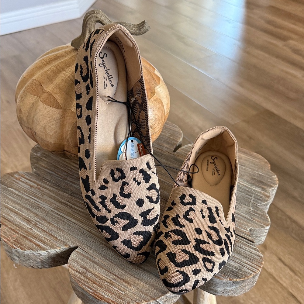 Seychelles Brown Leopard Print Flats - Picture 3 of 6